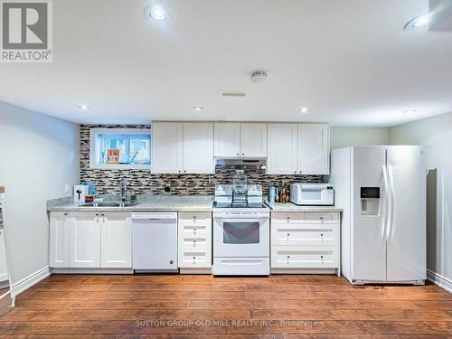 24 Cowley Avenue, Toronto, ON - Indoor Photo Showing Kitchen