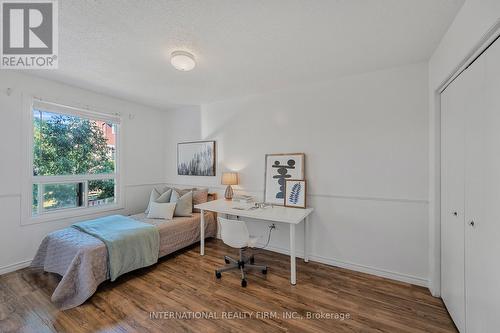 14 - 900 Dundas Street W, Mississauga, ON - Indoor Photo Showing Bedroom