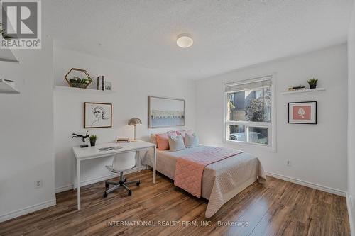 14 - 900 Dundas Street W, Mississauga, ON - Indoor Photo Showing Bedroom