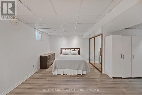 14 - 900 Dundas Street W, Mississauga, ON - Indoor Photo Showing Bedroom