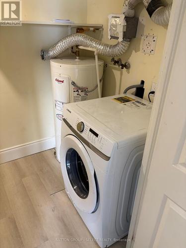 1703 - 363 Colborne Street, London East (East K), ON - Indoor Photo Showing Laundry Room