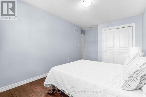 235 Bellagio Avenue, Hamilton, ON - Indoor Photo Showing Bedroom