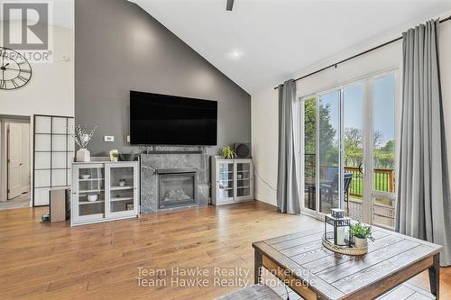 969 William Street, Midland, ON - Indoor Photo Showing Living Room With Fireplace