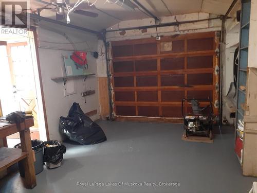 garage - 560 John Street N, Gravenhurst (Muskoka (S)), ON - Indoor Photo Showing Garage