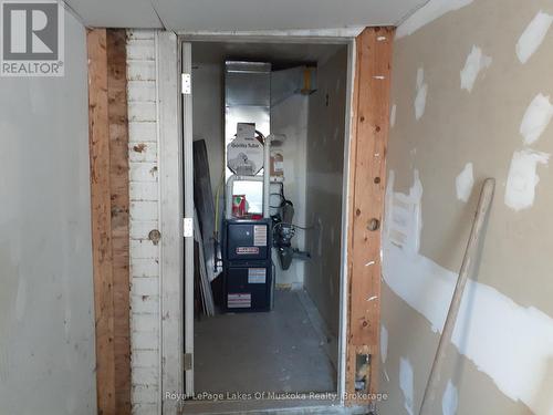 Bonus Studio area - 560 John Street N, Gravenhurst (Muskoka (S)), ON - Indoor Photo Showing Other Room