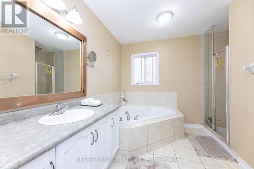 735 Brasswinds Trail, Oshawa, ON - Indoor Photo Showing Bathroom