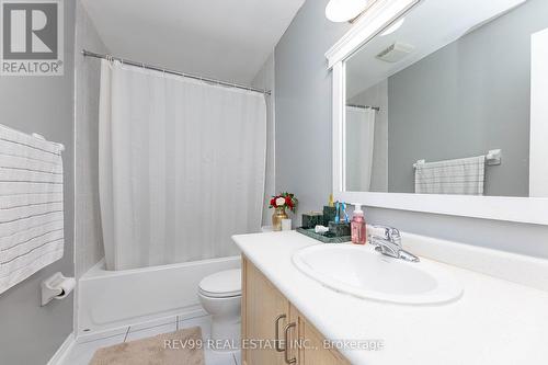 735 Brasswinds Trail, Oshawa, ON - Indoor Photo Showing Bathroom
