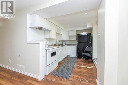 735 Brasswinds Trail, Oshawa, ON - Indoor Photo Showing Kitchen