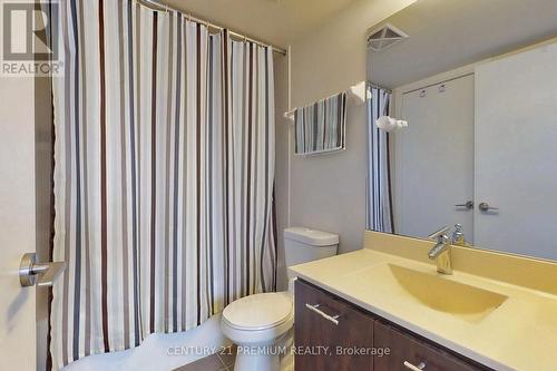 1015 - 135 Village Green Square, Toronto, ON - Indoor Photo Showing Bathroom