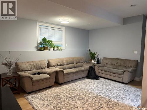 231 S Avenue N, Saskatoon, SK - Indoor Photo Showing Living Room
