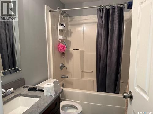 231 S Avenue N, Saskatoon, SK - Indoor Photo Showing Bathroom