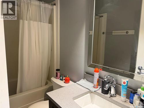 231 S Avenue N, Saskatoon, SK - Indoor Photo Showing Bathroom