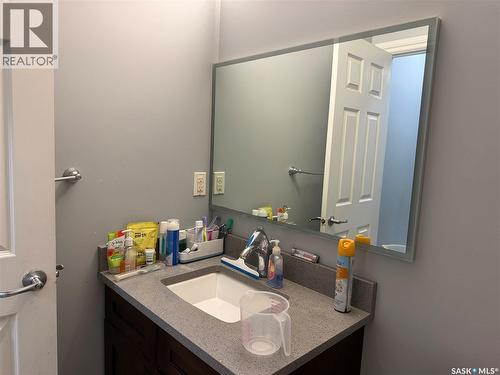 231 S Avenue N, Saskatoon, SK - Indoor Photo Showing Bathroom