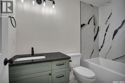 1401 Cairns Avenue, Saskatoon, SK - Indoor Photo Showing Bathroom