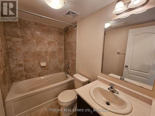 8 - 5605 Oscar Peterson Boulevard, Mississauga, ON - Indoor Photo Showing Bathroom