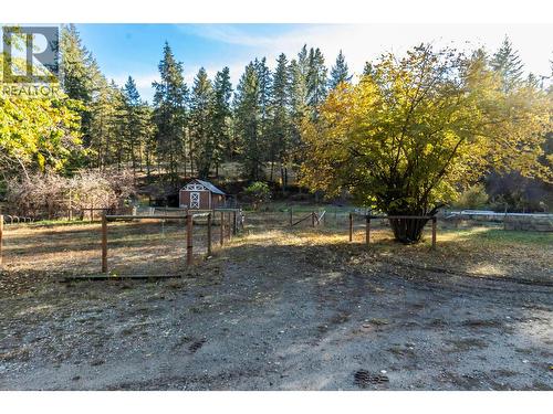4019 Miller Road, Kelowna, BC - Outdoor