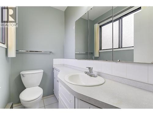 840 Matt Road, Kelowna, BC - Indoor Photo Showing Bathroom