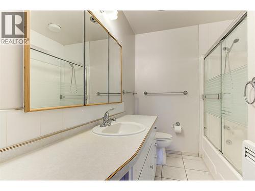 840 Matt Road, Kelowna, BC - Indoor Photo Showing Bathroom