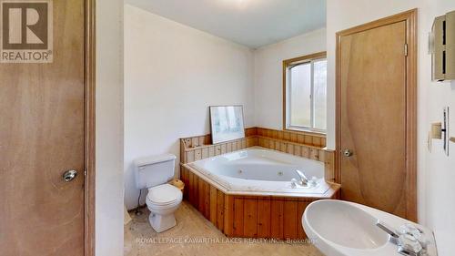 3315 Kirkfield Rd 6 Road, Kawartha Lakes (Carden), ON - Indoor Photo Showing Bathroom