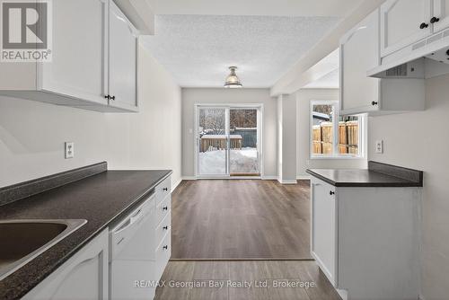 836 Coral Springs Lane, Midland, ON - Indoor Photo Showing Kitchen