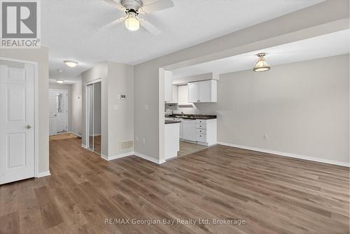 836 Coral Springs Lane, Midland, ON - Indoor Photo Showing Kitchen