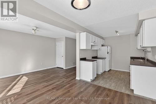 836 Coral Springs Lane, Midland, ON - Indoor Photo Showing Kitchen