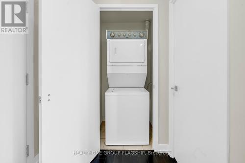 1909 - 510 Curran Place, Mississauga, ON - Indoor Photo Showing Laundry Room