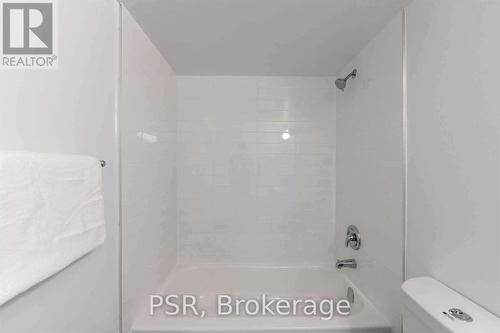 707 - 240 Markland Drive, Toronto, ON - Indoor Photo Showing Bathroom