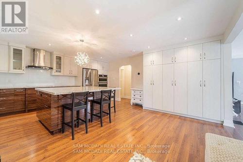 1730 Sunningdale Bend, Mississauga, ON - Indoor Photo Showing Kitchen With Upgraded Kitchen