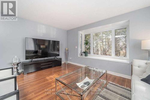 1730 Sunningdale Bend, Mississauga, ON - Indoor Photo Showing Living Room