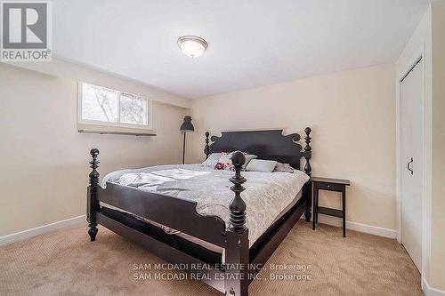 1730 Sunningdale Bend, Mississauga, ON - Indoor Photo Showing Bedroom