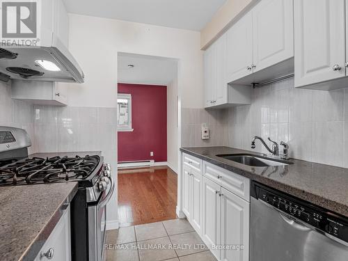 405 - 11 Reith Way, Markham, ON - Indoor Photo Showing Kitchen With Upgraded Kitchen