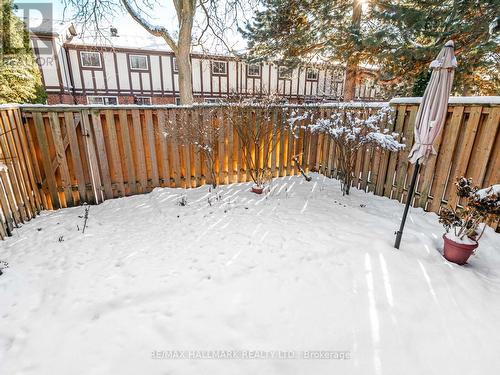 405 - 11 Reith Way, Markham, ON - Outdoor