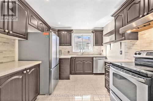 Main - 228 Penn Avenue S, Newmarket, ON - Indoor Photo Showing Kitchen