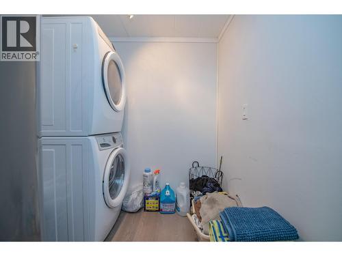 6739 Karjula Road, Falkland, BC - Indoor Photo Showing Laundry Room