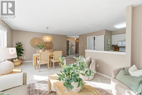 21 Heritage Lane, Clarington (Newcastle), ON - Indoor Photo Showing Living Room