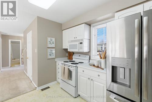 21 Heritage Lane, Clarington (Newcastle), ON - Indoor Photo Showing Kitchen