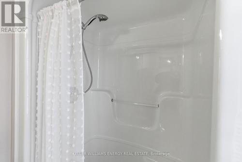 21 Heritage Lane, Clarington (Newcastle), ON - Indoor Photo Showing Bathroom