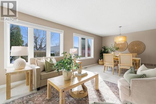 21 Heritage Lane, Clarington (Newcastle), ON - Indoor Photo Showing Living Room