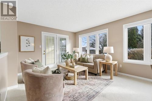21 Heritage Lane, Clarington (Newcastle), ON - Indoor Photo Showing Living Room
