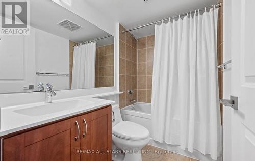 703 - 1060 Sheppard Avenue W, Toronto, ON - Indoor Photo Showing Bathroom