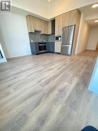 822 - 1037 The Queensway, Toronto, ON - Indoor Photo Showing Kitchen