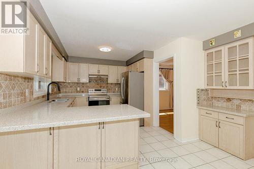 3940 Hazelridge Road, Mississauga, ON - Indoor Photo Showing Kitchen