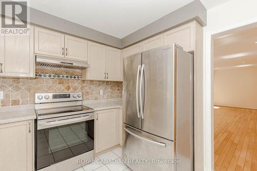 3940 Hazelridge Road, Mississauga, ON - Indoor Photo Showing Kitchen