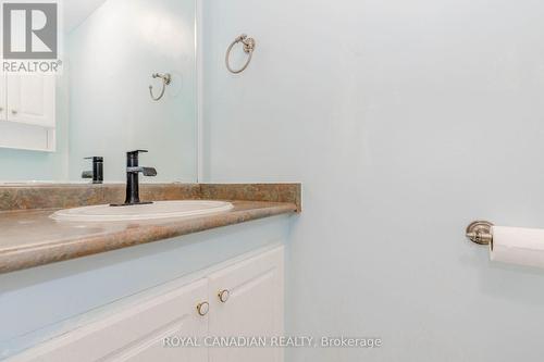 3940 Hazelridge Road, Mississauga, ON - Indoor Photo Showing Bathroom