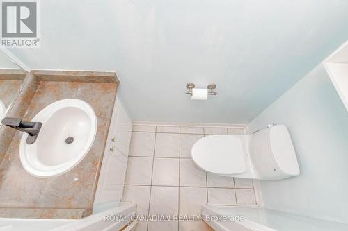 3940 Hazelridge Road, Mississauga, ON - Indoor Photo Showing Bathroom