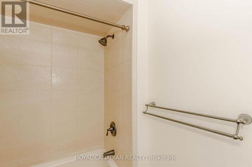 3940 Hazelridge Road, Mississauga, ON - Indoor Photo Showing Bathroom