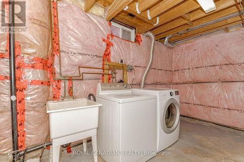 3940 Hazelridge Road, Mississauga, ON - Indoor Photo Showing Laundry Room