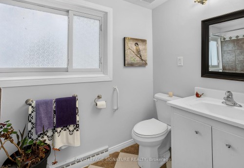 82 First Avenue, Quinte West, ON - Indoor Photo Showing Bathroom
