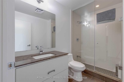 612-1830 Bloor Street W, Toronto, ON - Indoor Photo Showing Bathroom
